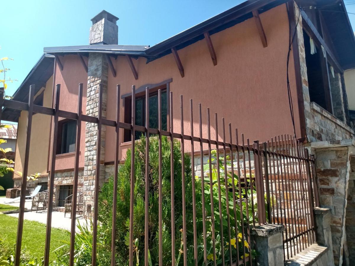 里巴里卡 Кръчмъ При Байката酒店 外观 照片